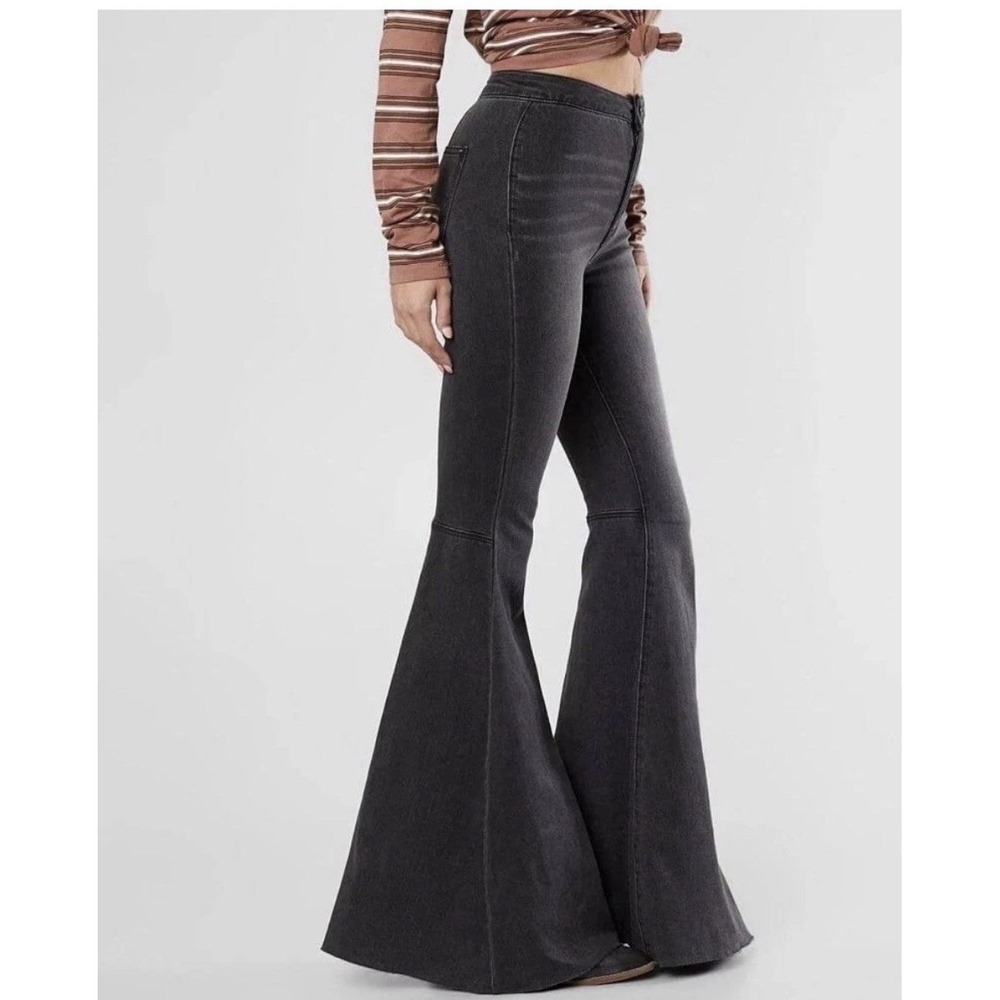 Free People Women Jeans 26 Just Float On Flare Bell Bottom Stretch‎ Raw Hem Boho
